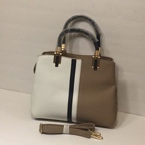 *NWOT* Tote/with strap and dust cover